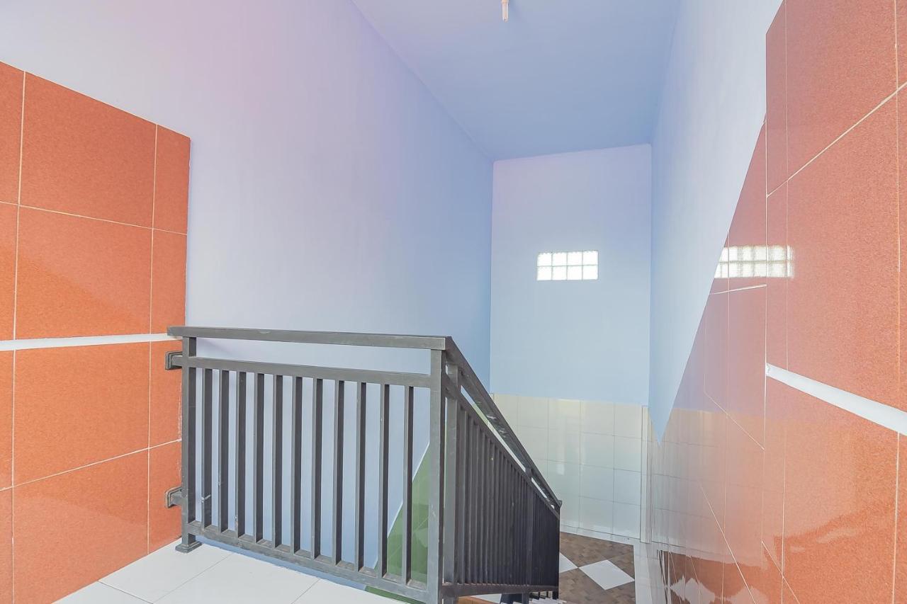 Reddoorz Syariah @ Tambak Mekar Street Subang Hotel Djalantjagak Buitenkant foto