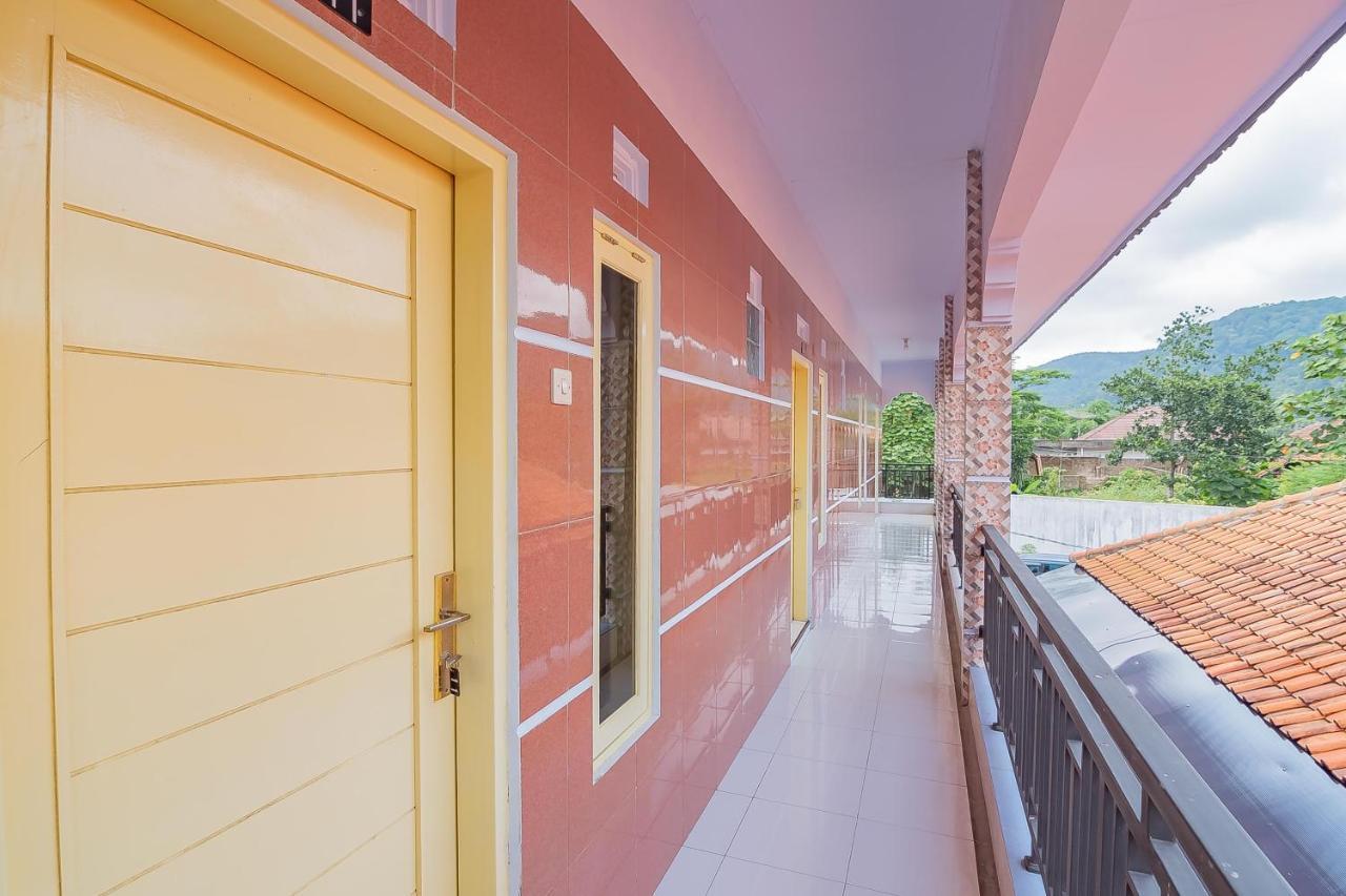 Reddoorz Syariah @ Tambak Mekar Street Subang Hotel Djalantjagak Buitenkant foto