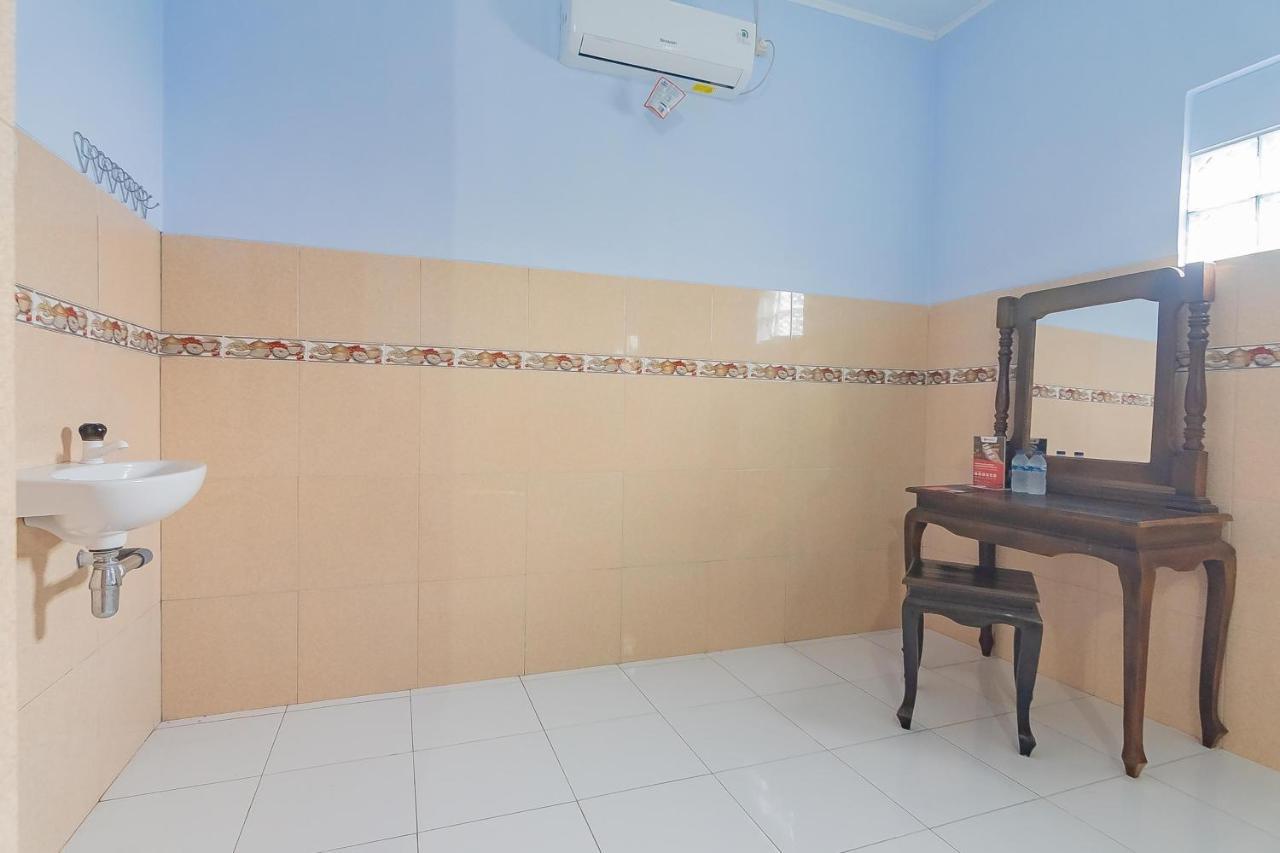 Reddoorz Syariah @ Tambak Mekar Street Subang Hotel Djalantjagak Buitenkant foto