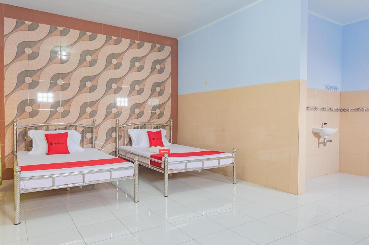 Reddoorz Syariah @ Tambak Mekar Street Subang Hotel Djalantjagak Buitenkant foto